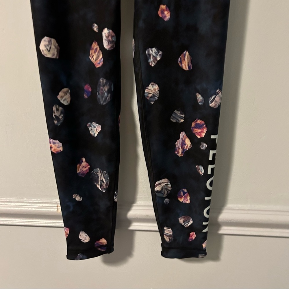 NWT Peloton Asteroid High Waisted Reversible Leggings Size Small - Picture 3 of 9